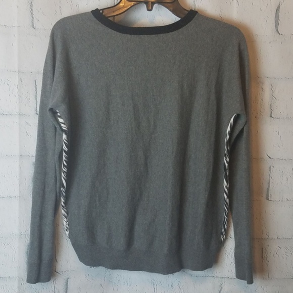 Vince Brushstroke Zebra Striped Knit Top - Picture 5 of 6